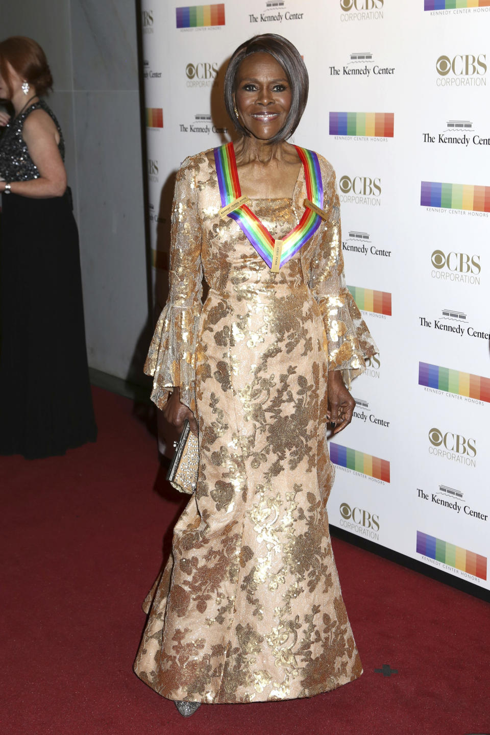 ARCHIVO - En esta fotografía de archivo de 2015 la galardonada del Centro Kennedy Cicely Tyson asiste a la 38a ceremonia de los Premiso del Centro Kennedy el 6 de diciembre de 2015 en Washington. Tyson, la actriz negra pionera nominada al Oscar por su papel como la esposa del aparcero en “Sounder”, ganadora de un Tony a los 88 años en 2013, que conmovió al público de la TV en “The Autobiography of Miss Jane Pittman” murió el jueves a los 96 años. (Foto Greg Allen/Invision/AP, archivo)