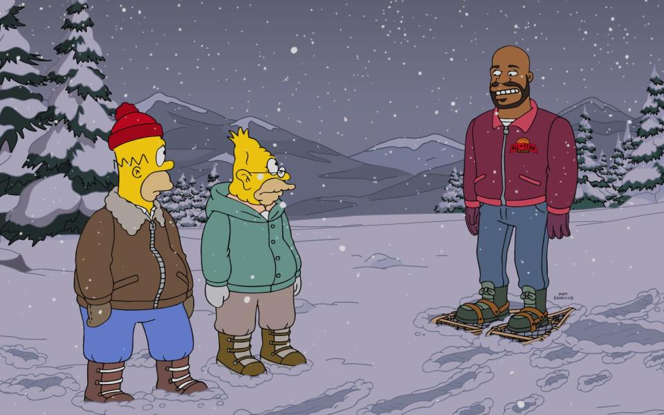 Auf der Suche nach Bart, der in einem Wald verschwunden ist: Homer und Grampa treffen in der Episode "Gone Boy" auf Basketballstar Shaquille O'Neal. (Bild: Twentieth Century Fox Film Corporation. All rights reserved. )