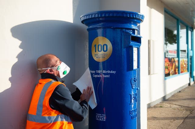 Postbox tribute to Captain Sir Tom