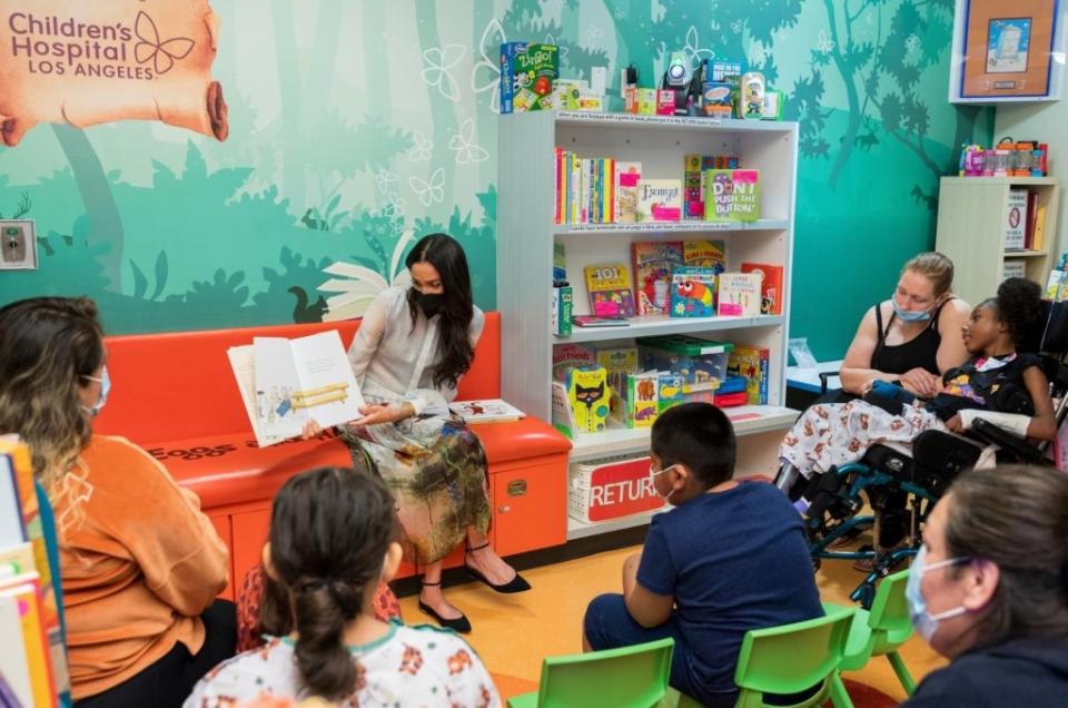 The Duchess of Sussex read books to the kids at Los Angeles’ Children’s Hospital. Childrens Hospital Los Angeles