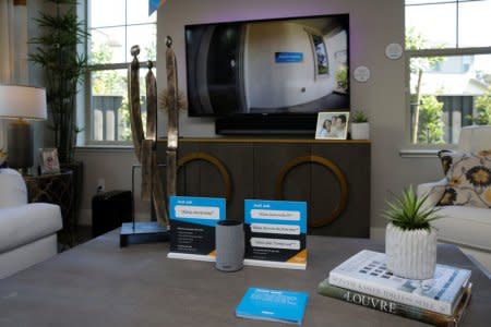 An Amazon Echo displays a video feed of the front door on a TV in the living room of an Amazon ‘experience center’ in Vallejo, California, U.S., May 8, 2018. Picture taken on May 8, 2018. REUTERS/Elijah Nouvelage