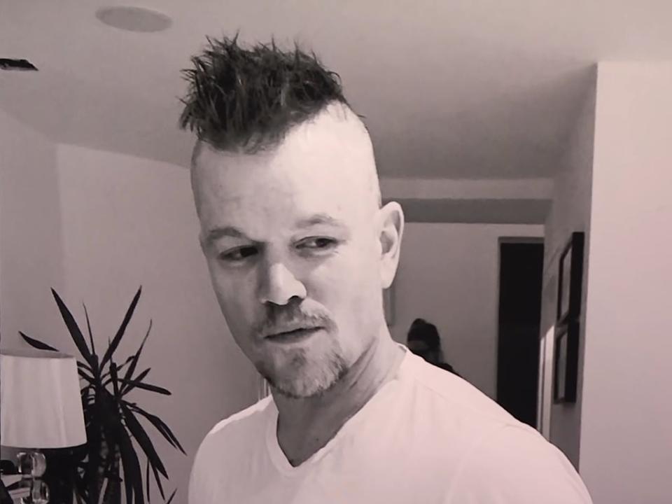 Matt Damon with a Mohawk, in a photograph taken by his wife and shared on ‘The Tonight Show’ (Luciana Barroso)