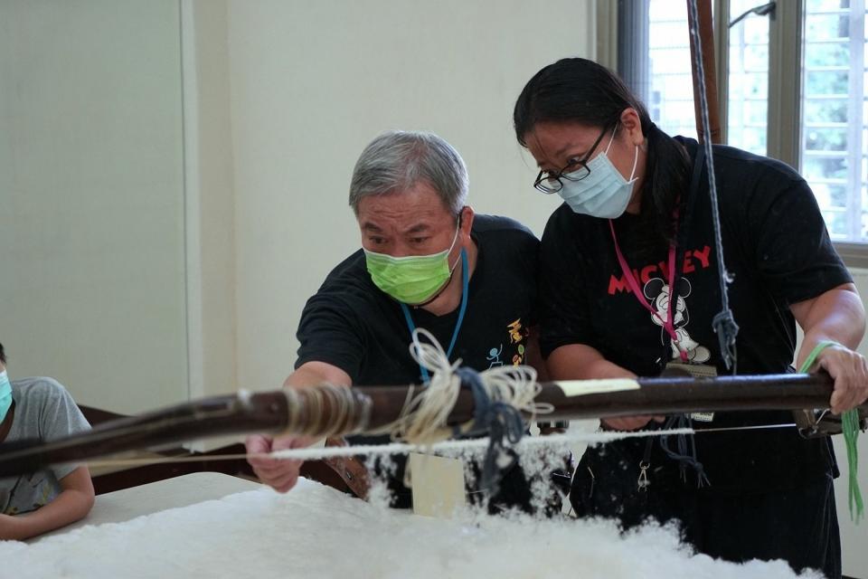 蘆荻社大積極推動三蘆島博物館，小旅行跟著古厝主人揭開蘆洲八角樓的神秘面紗。   圖：新北市教育局提供