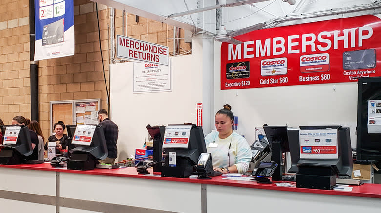 returns desk at Costco