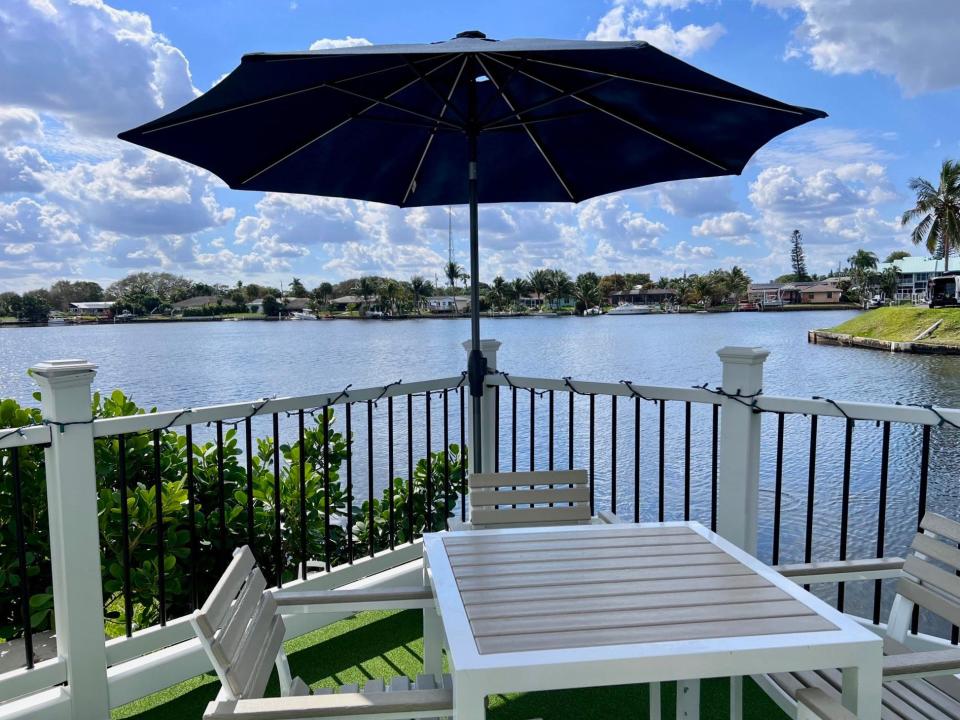 Outclaws Seafood market in North Palm Beach opened a new lunchtime café with waterside views.