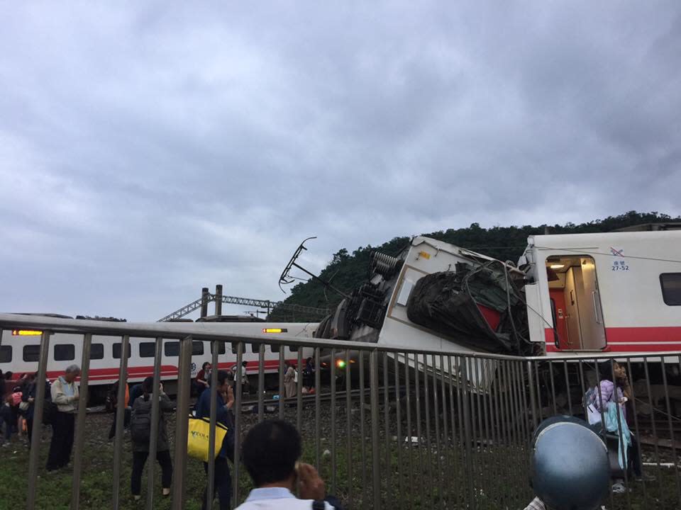 普悠瑪列車發生出軌意外