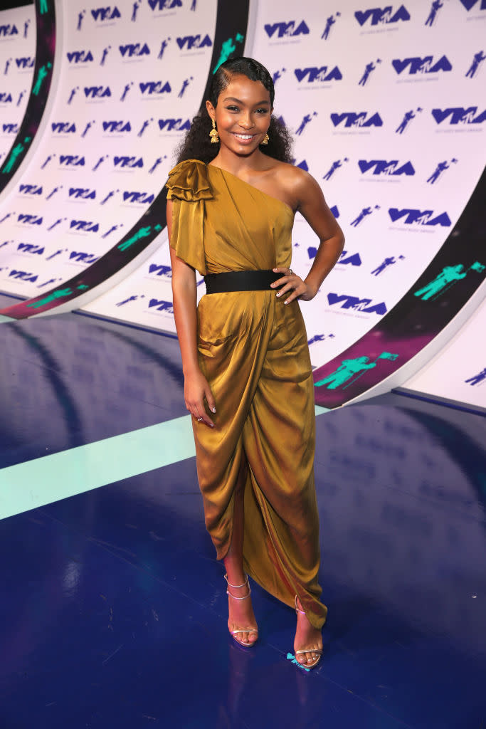 <p>Yara Shahidi channeled a Grecian goddess in a gold one-shoulder gown. (Photo: Getty Images) </p>