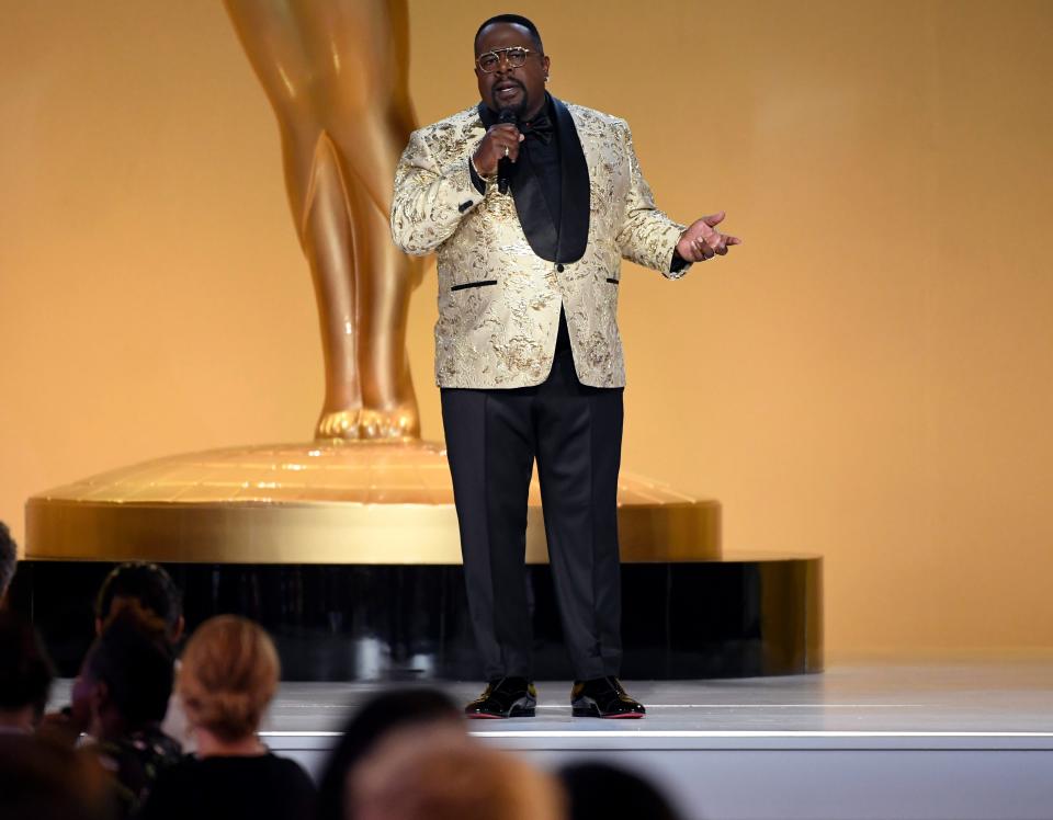 Cedric The Entertainer hosts the 73rd Emmy Awards.