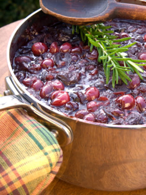 Homemade cranberry sauce trumps the canned stuff for flavor and nutrition.