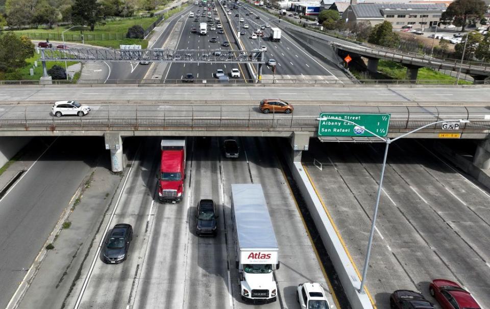 california to require half of heavy trucks sold to be electric by 2035