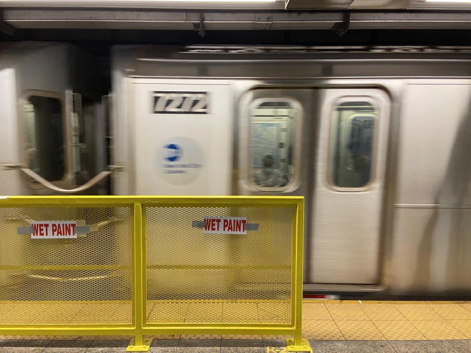 曼哈頓地鐵再爆槍擊案，一男子好心勸架卻不幸中槍。(記者許君達／攝影)