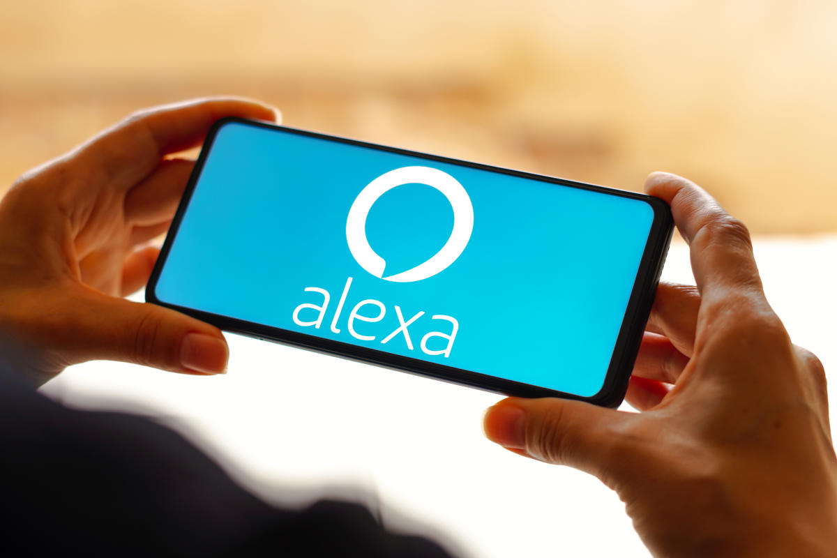 Ofertón del altavoz Alexa más vendido de : convierte tu casa en  inteligente y ahorra luz con este pack gratuito