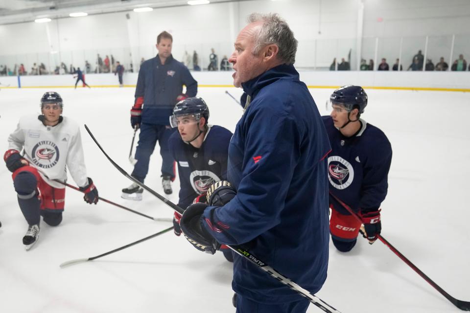 Jul. 12, 2022; Lewis Center, OH USA;  Columbus Blue Jackets assistant coach Kenny McCudden talks to players during development camp at the OhioHealth Chiller North in Lewis Center on July 12, 2022. Mandatory Credit: Adam Cairns-The Columbus Dispatch