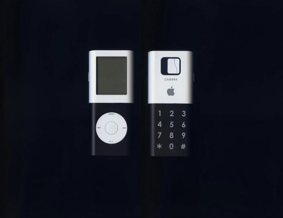 Mit Drehgelenk: Ein früher Entwurf fürs spätere iPhone. (Bild Tony Fadell/TechCrunch)