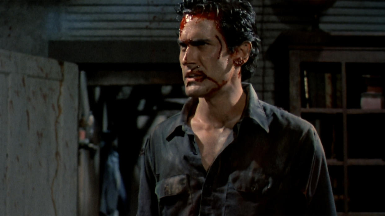  Bruce Campbell in Evil Dead II 