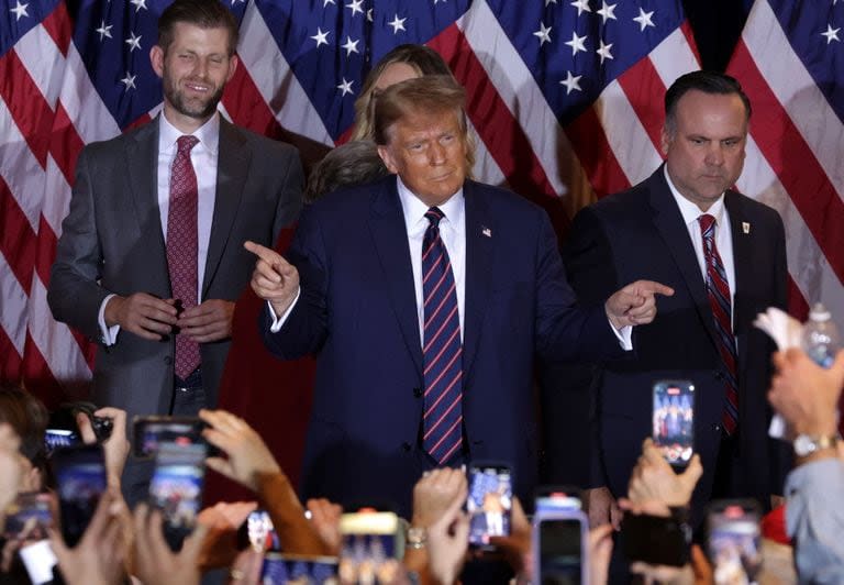 Trump celebra sus resultados de las primarias en New Hampshire en un hotel en Nashua