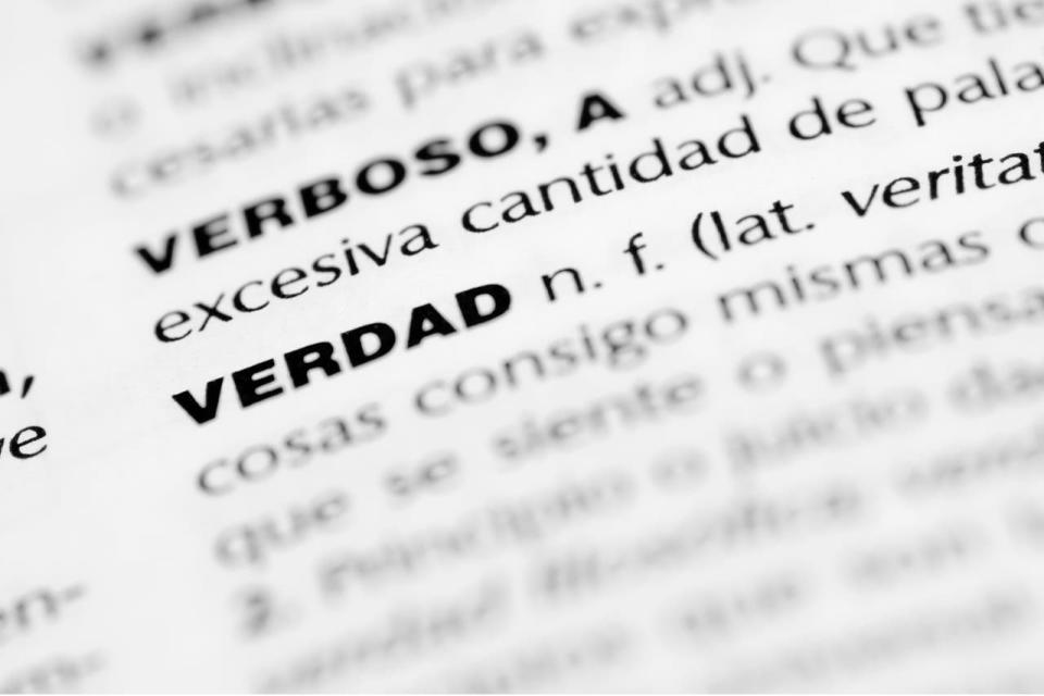 En el caso de la "v" y la "b", la mayor parte de las distinciones vienen del latín