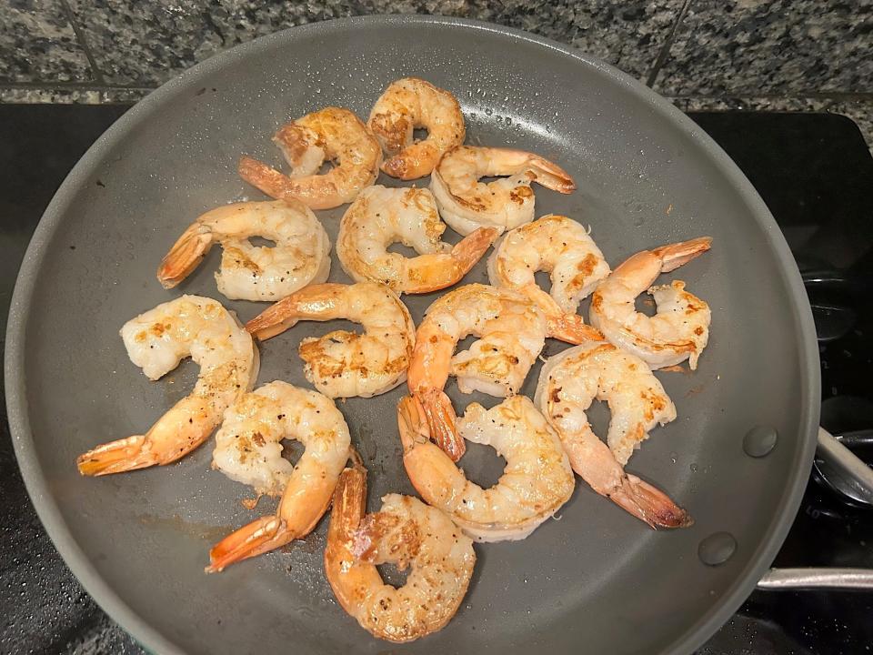 Cooking shrimp for Gordon Ramsay's 10-minute scampi