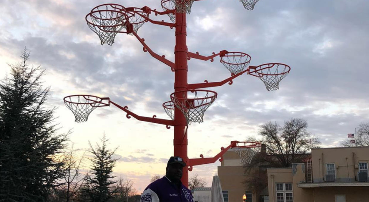 Shaquille O’Neal is getting in the Christmas spirit.