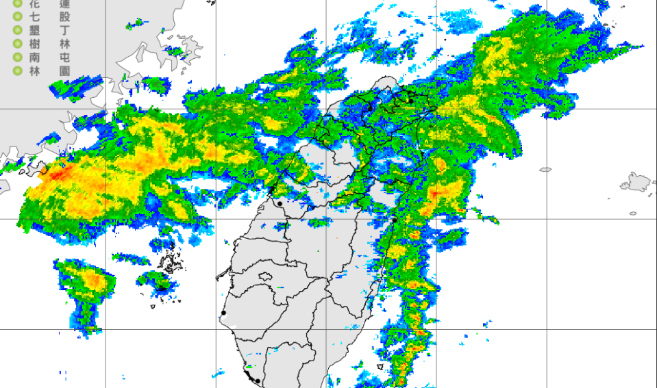 ▲今（21）日受南方雲系影響，雲量水氣多，各地降雨豐沛，氣象局晚間針對5縣市持續發布大雨特報。（圖／翻攝自中央氣象局）