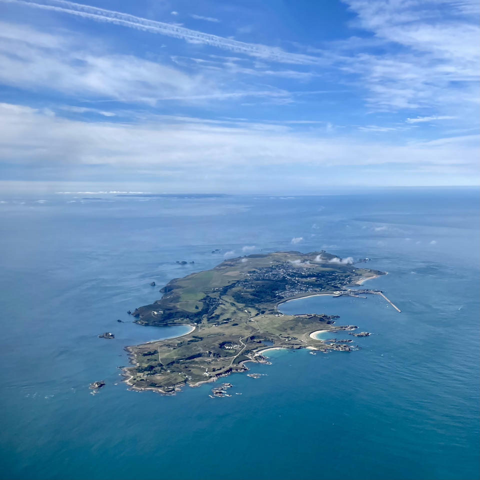 Vista aérea de la isla de Alderney.