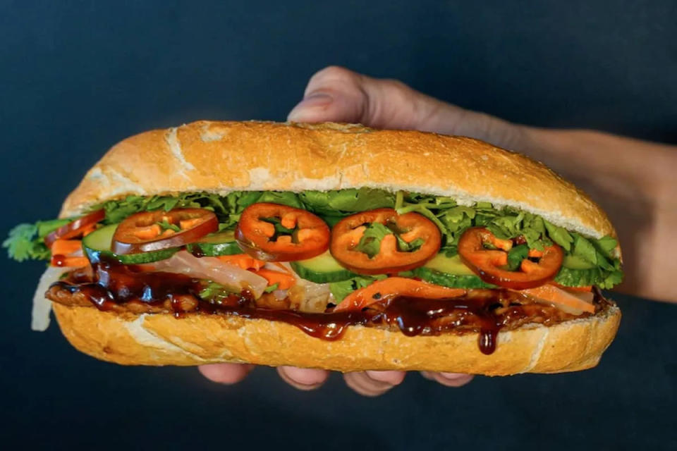 de qué está hecho el bánh mì