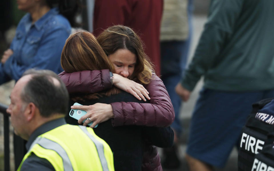 Erst im vergangenen Monat jährte sich das Massaker an der Columbine Highschool. Nun fielen in einer nahe gelegenen Schule Schüsse. (Bild: AP Photo/David Zalubowski)