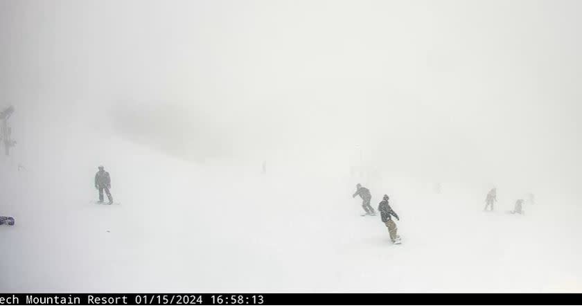 Heavy snow at Beech Mountain Resort on Monday afternoon