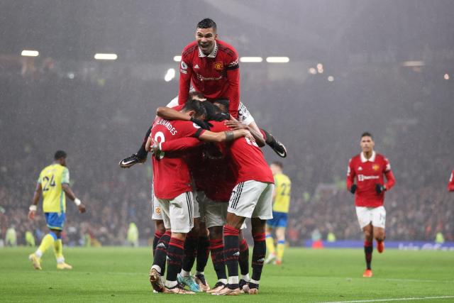 Manchester United 3-0 Nottingham Forest: Marcus Rashford and Casemiro lead  Champions League push