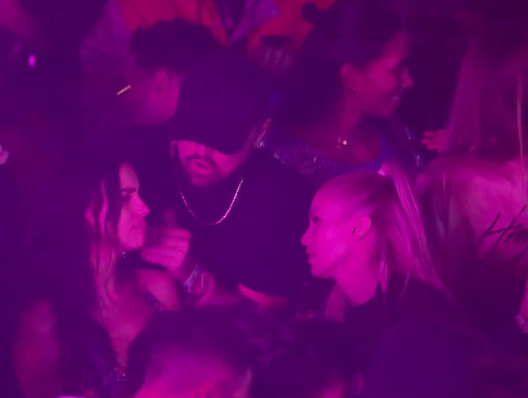 Leonardo DiCaprio disfruta de la música en el festival de Coachella junto a Irina Shayk y un grupo de amigos