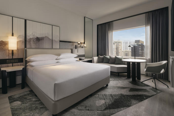 King Premium City View Room (Photo: Hilton Singapore Orchard)