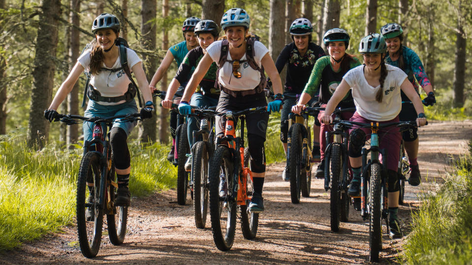 Female MTB riders