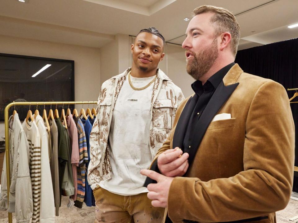 Justin Fields helps style a Marriott Bonvoy member ahead of Super Bowl LVII.