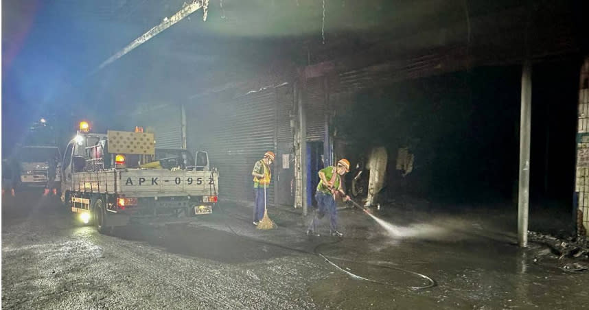 侯友宜表示，深坑北深路三段火警空氣品質監測未有氟化氫及重金屬反應。（圖／翻攝自臉書／侯友宜）