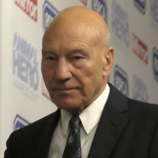 Sir Patrick Stewart habla de la terapia que tomó a los 50 años credit:Bang Showbiz