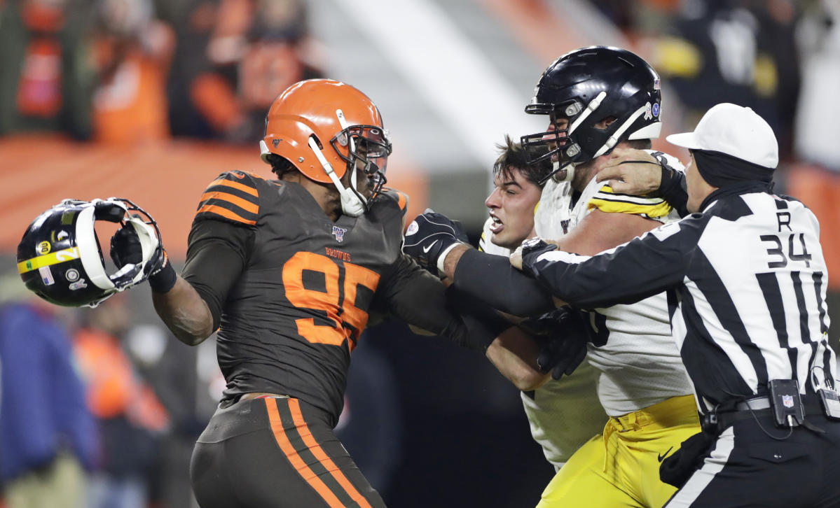 Replay Video Shows Mason Rudolph Planting His Foot In Myles Garrett's Groin  During The Brawl - BroBible