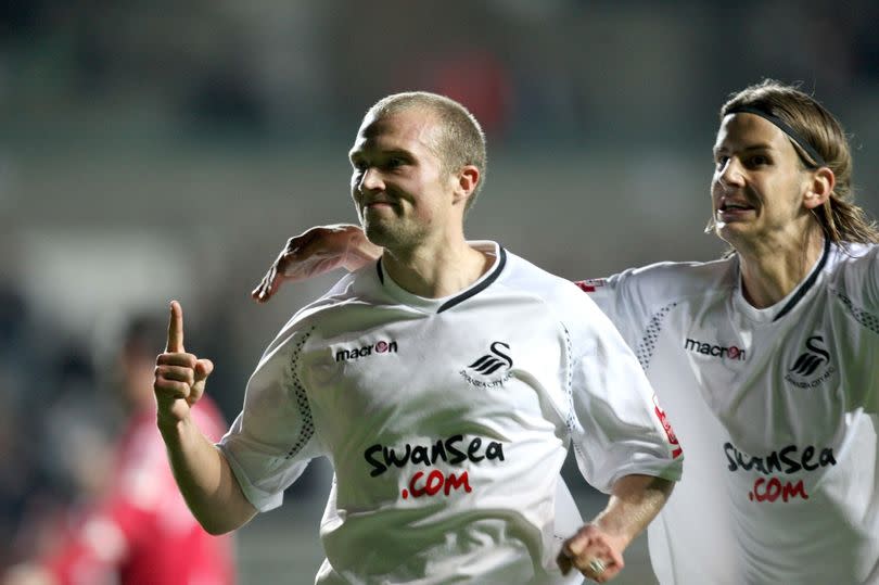 Warren Feeney during his Swansea days -Credit:Huw Evans Agency, Cardiff