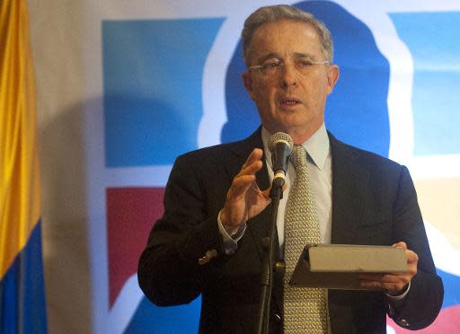 El expresidente colombiano Álvaro Uribe, durante una rueda de prensa en Medellín (Colombia), el 9 de marzo de 2014 (AFP/Archivos | Raúl Arboleda)