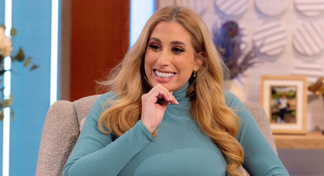 Loose Women's Stacey Solomon celebrates her 'saggy boobs' - BBC News