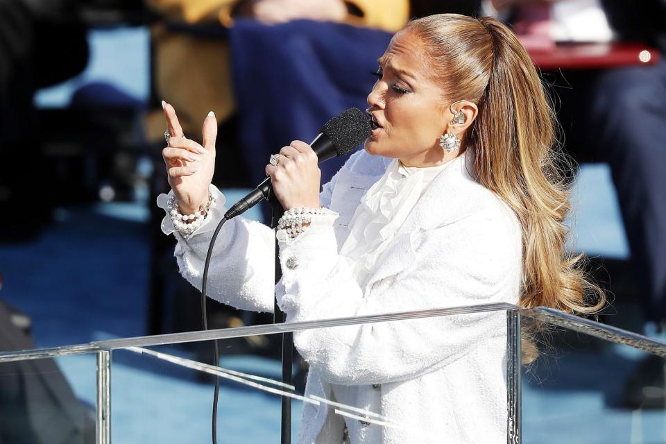 Jennifer Lopez Performs a Powerful Medley