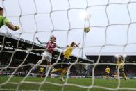 Premier League - Burnley v Arsenal