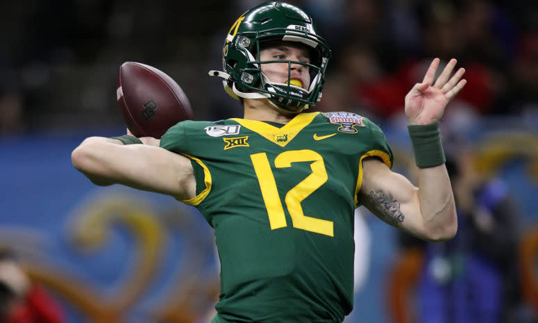 Baylor quarterback throws a pass in the Sugar Bowl.