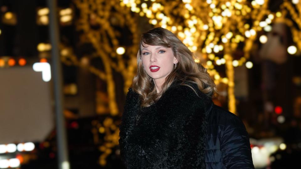 NEW YORK, NEW YORK - DECEMBER 06: Taylor Swift arrives at the afterparty for the screening 'Poor Things' at Avra on December 06, 2023 in New York City. (Photo by Gotham/GC Images)