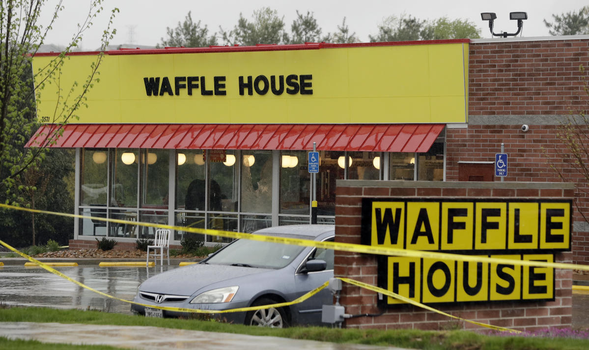 #Father of Nashville Waffle House shooter gets 18 months