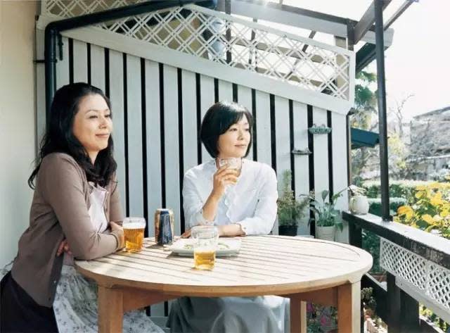 電 影 「 母 親 」 以 古 都  京 都 為 背 景 ， 若 作 為 欣 賞 京 都 風 景 非 常 值 得 一 看 。