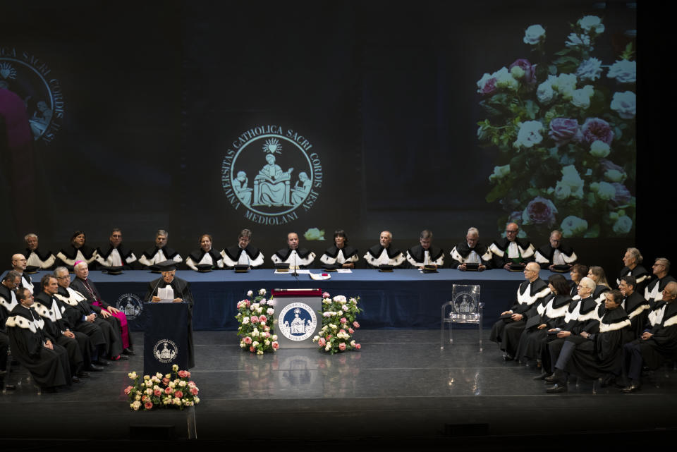 Giorgio Armani speaking at the Piacenza theater.