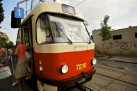  Au Nord de Prague, cette ancienne banlieue industrielle est actuellement en pleine reconversion. Musée d’art contemporain, centres culturels, restaurants et clubs électro - entre autres - rendent ce quartier très branché.