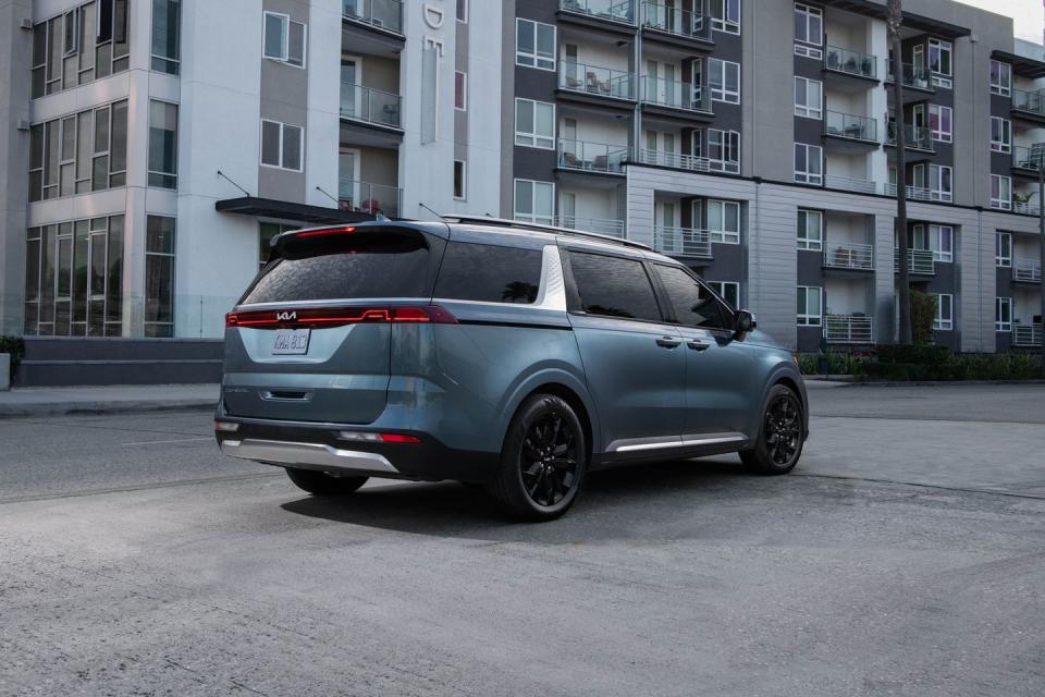 2024 kia carnival rear