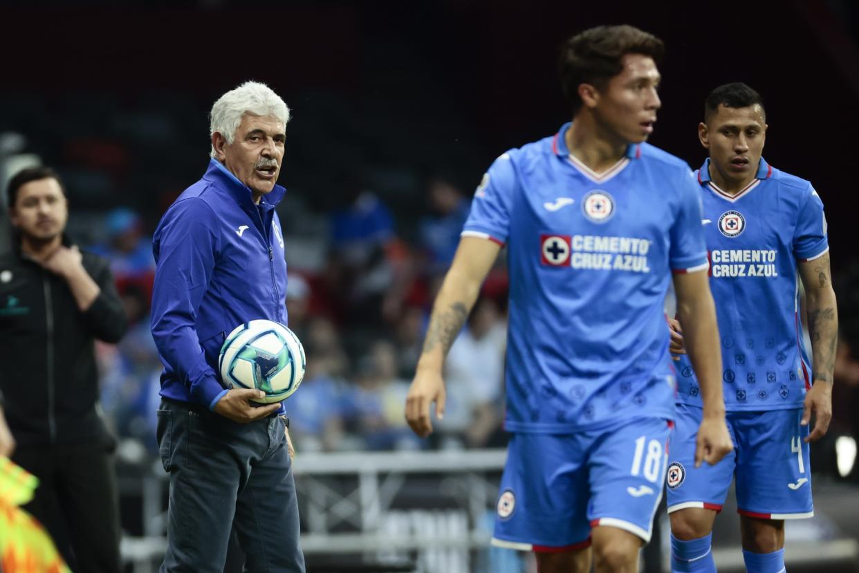Cruz Azul despide por malos resultados a su entrenador, el brasileño Ricardo Ferretti