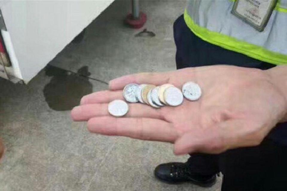 'Good luck': An elderly passenger threw coins into the engine of a plane (SCMP)